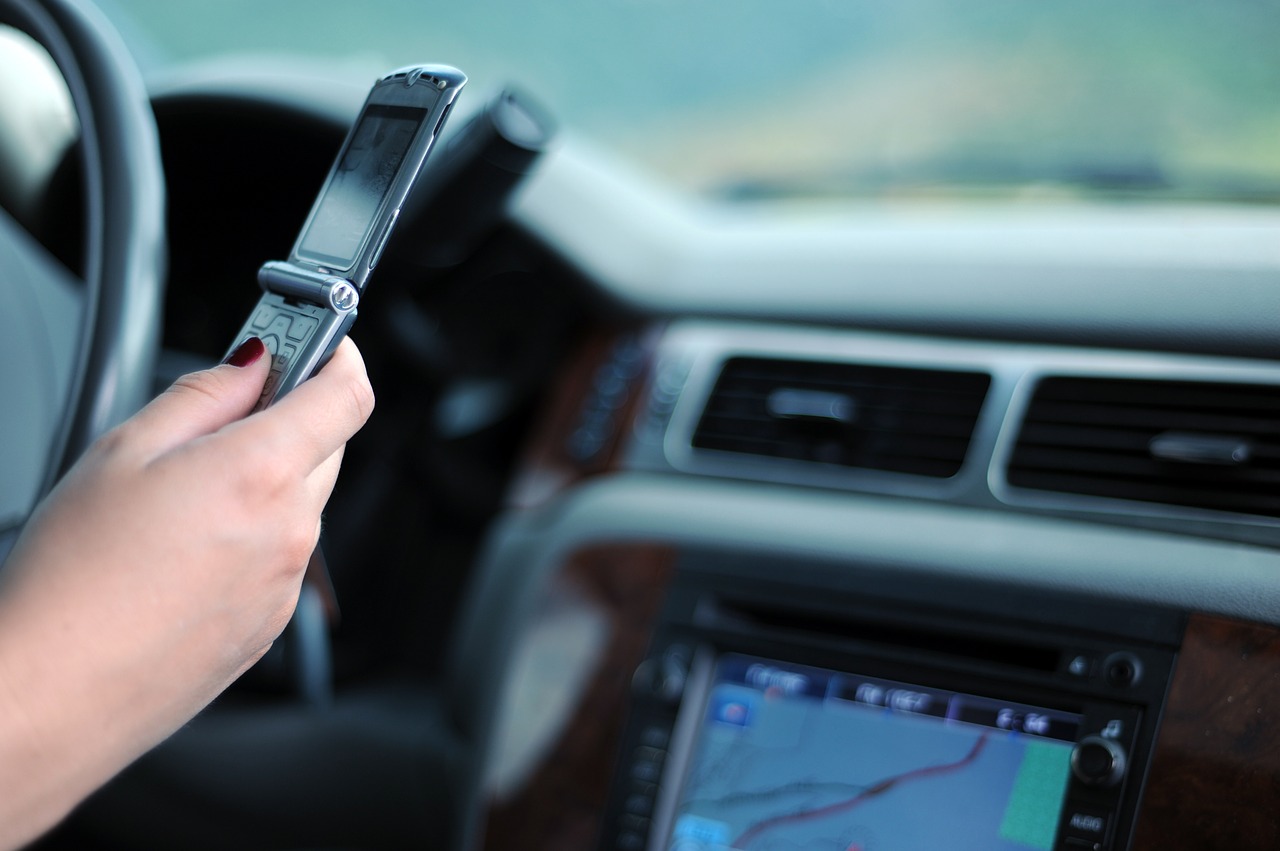 Long Island Texting & Driving Accident Lawyers | Call (631) 465-9797 | Harrison Law Group, P.C.